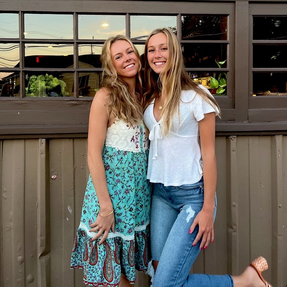 Meet your Posher, Catelyn - Picture 1 of 3